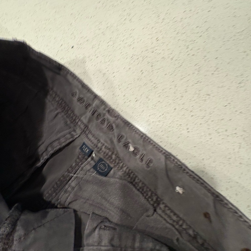 American Eagle Outfitters Charcoal Cargo Shorts - Picture 4 of 6